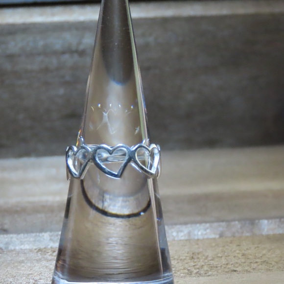 Open heart sterling silver ring. Size 6 - Picture 4 of 8